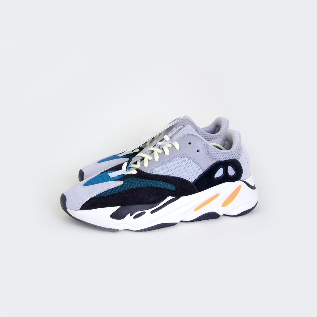 Adidas - Yeezy - 700